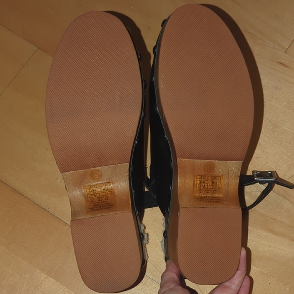 Stylish Black Leather Mules with Wooden Heel - Picture 5 of 7